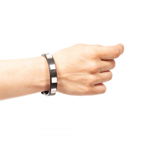 Bracciale in pelle nero con borchie rosa - PARTY\MONSTR